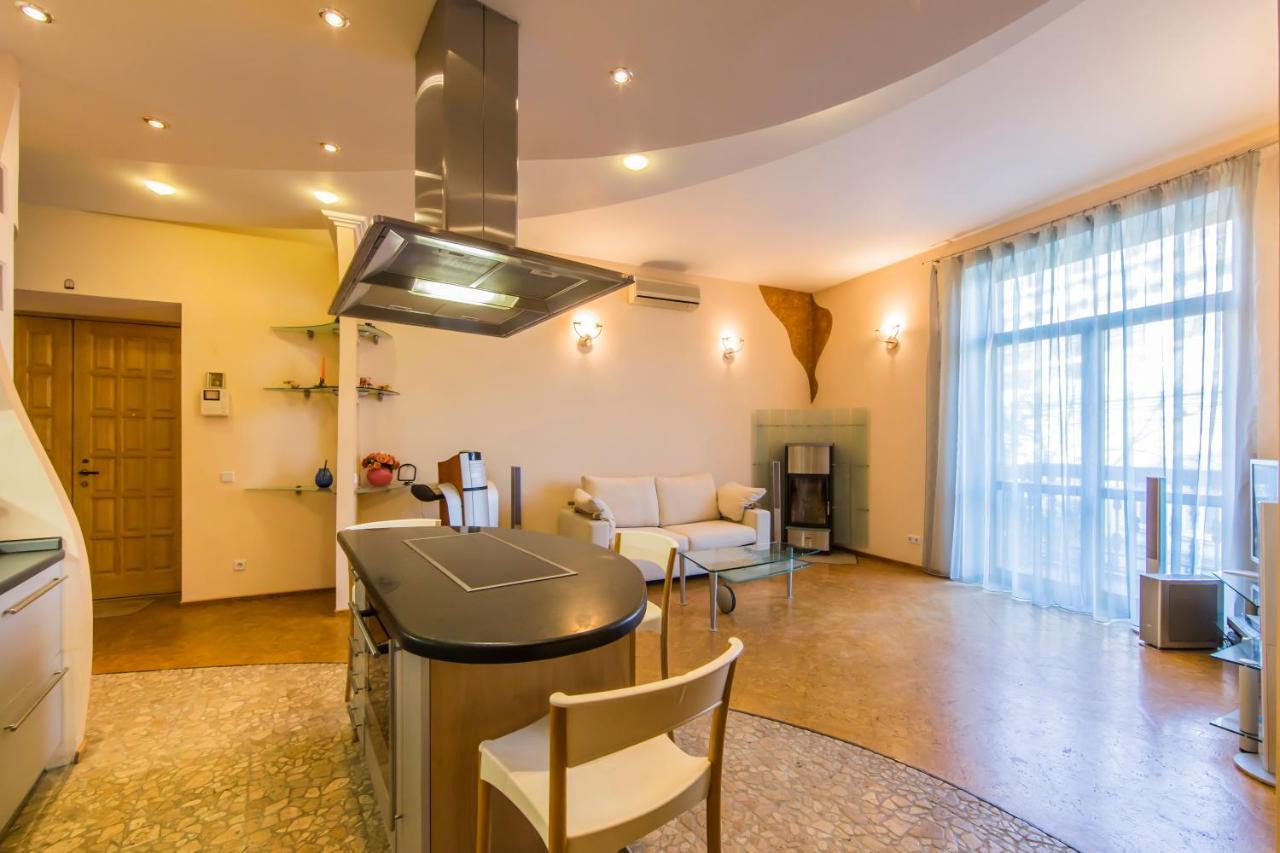 3-Room Apartments On Khreshchatyk. Building With Star Киев Экстерьер фото
