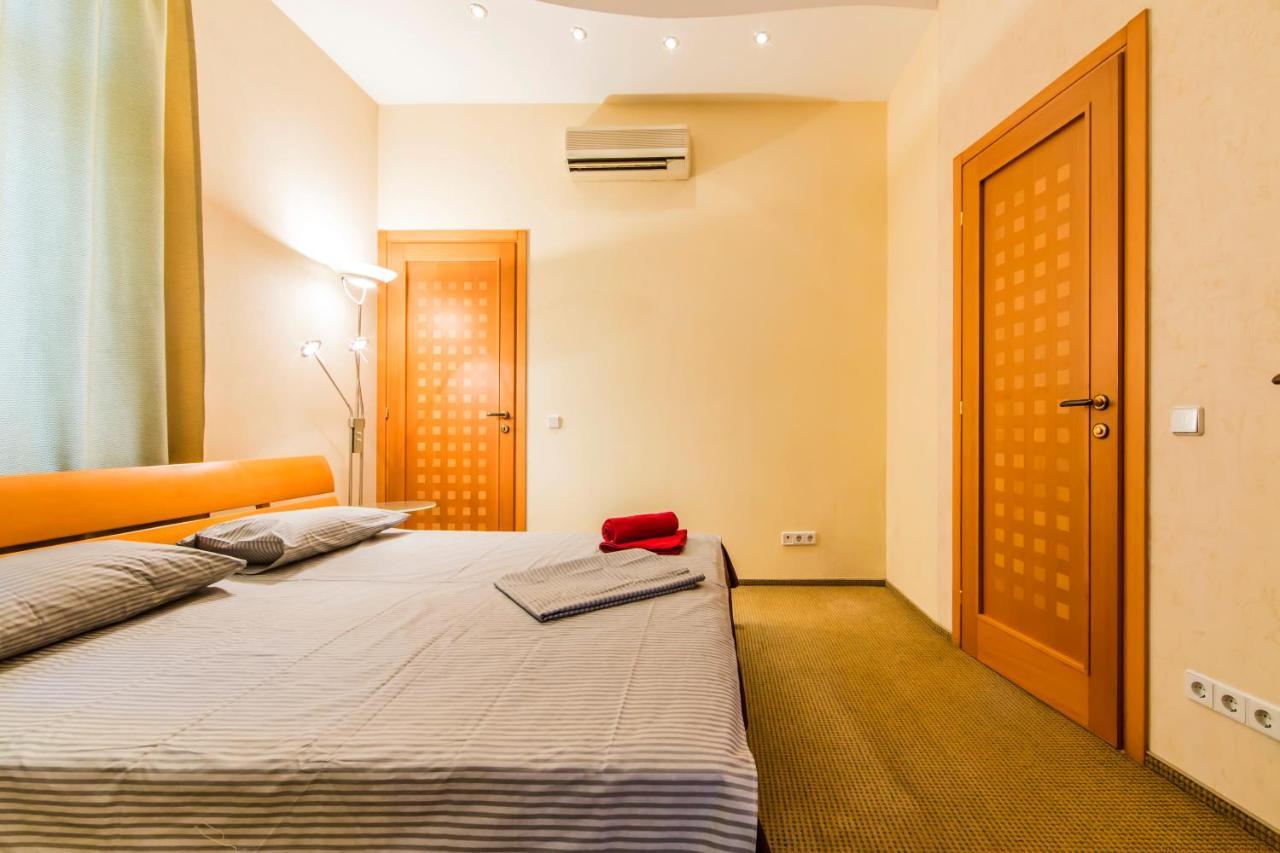3-Room Apartments On Khreshchatyk. Building With Star Киев Экстерьер фото