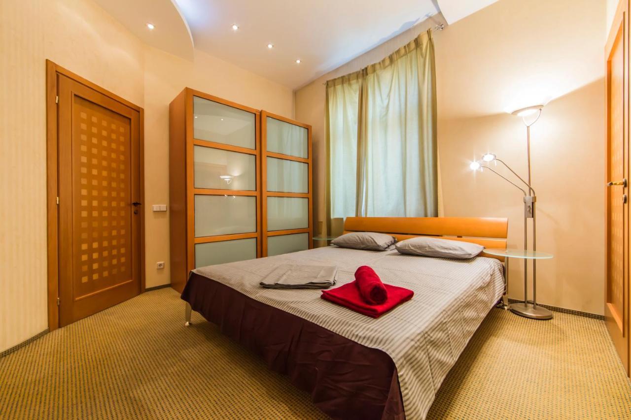 3-Room Apartments On Khreshchatyk. Building With Star Киев Экстерьер фото