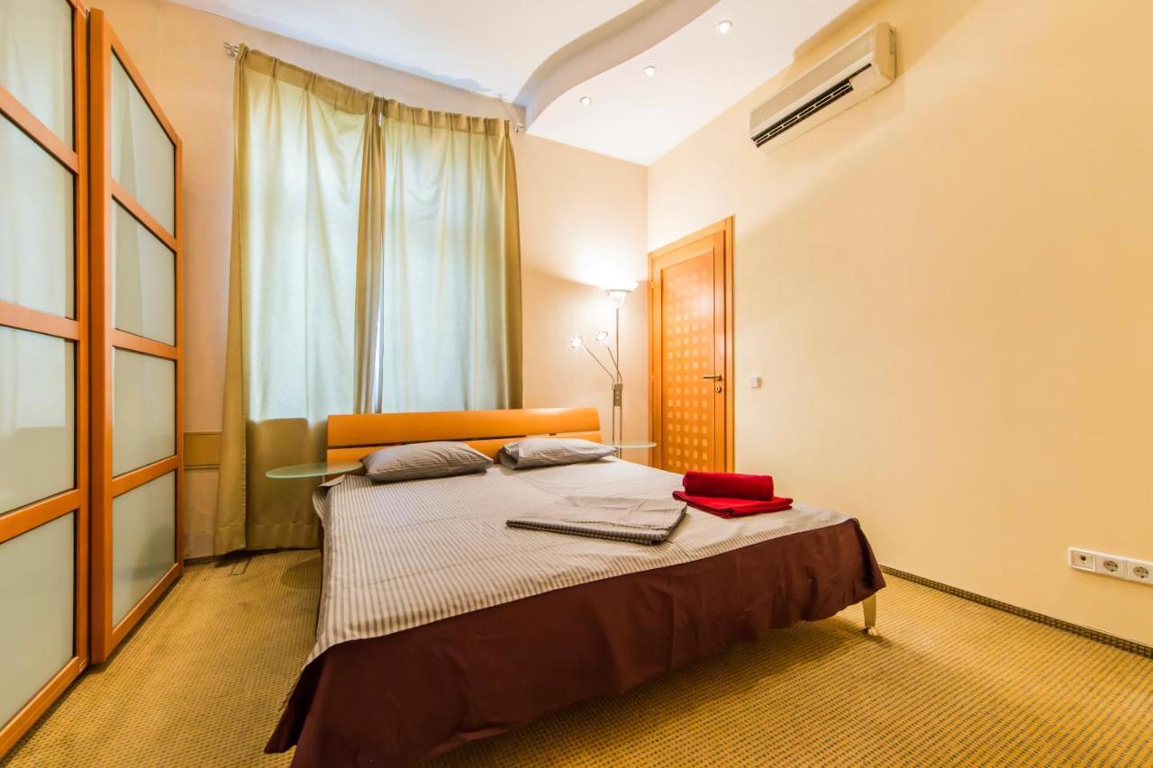 3-Room Apartments On Khreshchatyk. Building With Star Киев Экстерьер фото